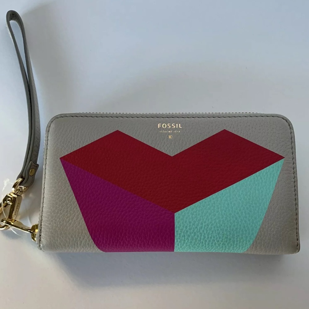 FOSSIL VALENTINES DAY ZIP WRISTLET WALLET